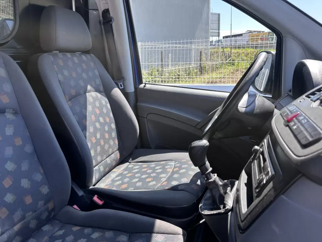 Mercedes-Benz VITO 111 CDI -LONGA 2005 - 5900 EUR, 400000 km - AUTO.MOTO.pt - 400000km - foto 19 de 22