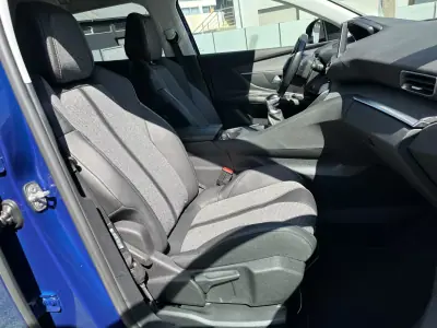 Peugeot 3008 2018 - 14900 EUR, 200000 km - AUTO.MOTO.pt - 200000km - foto 53 de 63
