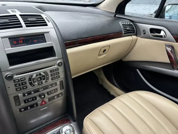 Peugeot 407 SW 2006 - 2990 EUR, 330000 km - AUTO.MOTO.pt - 330000km - foto 12 de 27