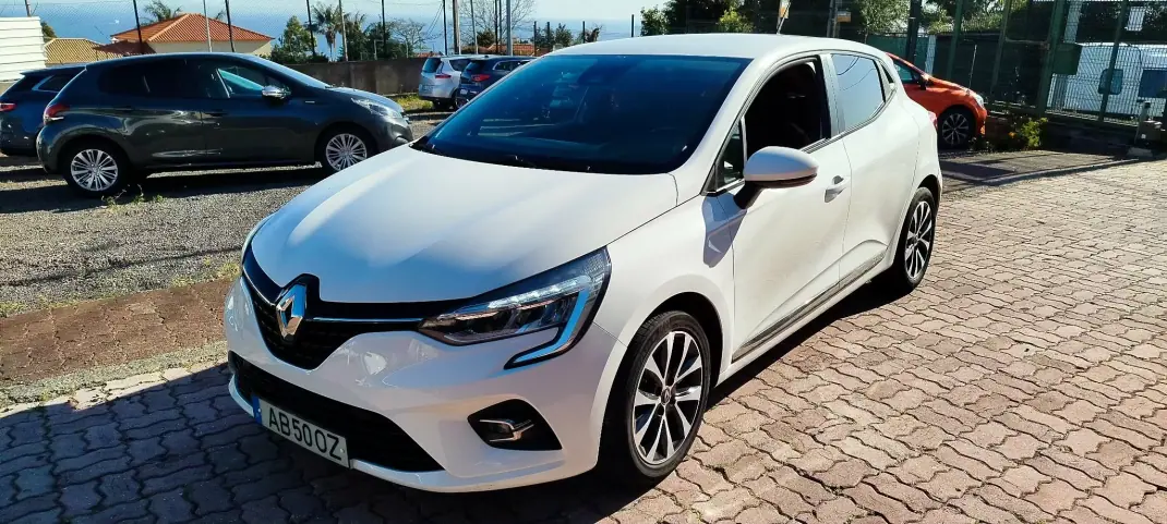 Renault Clio 2020 - 13750 EUR, 126000 km - AUTO.MOTO.pt - 126000km - foto 1 de 12