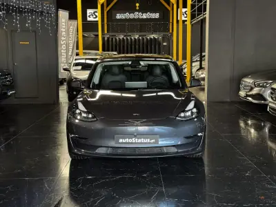 Tesla Model 3 2022 - 29990 EUR, 125900 km - AUTO.MOTO.pt - 125900km - foto 4 de 31