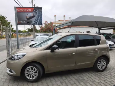 Renault Scénic 2015 - 9900 EUR, 175000 km - AUTO.MOTO.pt - 175000km - foto 2 de 11