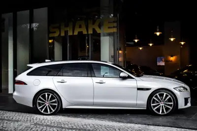 Jaguar XF Sportbrake 2019 - 23990 EUR, 147458 km - AUTO.MOTO.pt - 147458km - foto 5 de 45