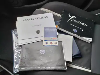 Lancia Ypsilon 2014 - 7500 EUR, 100000 km - AUTO.MOTO.pt - 100000km - foto 14 de 36