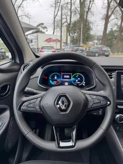 Renault Zoe 2022 - 16450 EUR, 67207 km - AUTO.MOTO.pt - 67207km - foto 8 de 11