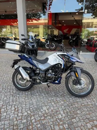 SYM ADX 2022 - 1950 EUR, 10350 km - AUTO.MOTO.pt - 10350km - foto 1 de 7