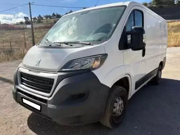 Peugeot Boxer 2020 - 12999 EUR, 70000 km - AUTO.MOTO.pt - 70000km - foto 2 de 14