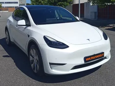 Tesla Model Y 2022 - 35750 EUR, 78615 km - AUTO.MOTO.pt - 78615km - foto 3 de 21
