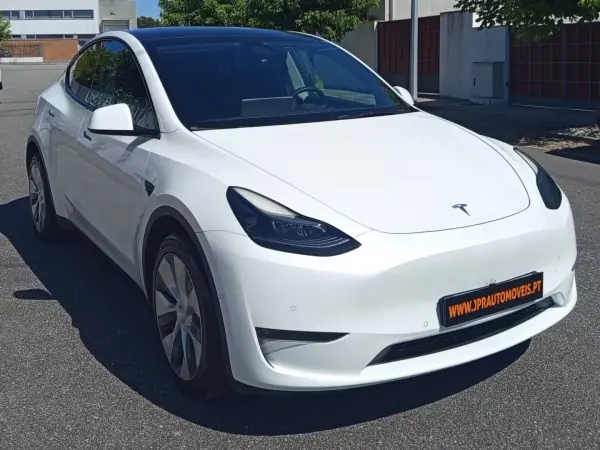 Tesla Model Y 2022 - 35750 EUR, 78615 km - AUTO.MOTO.pt - 78615km - foto 3 de 21
