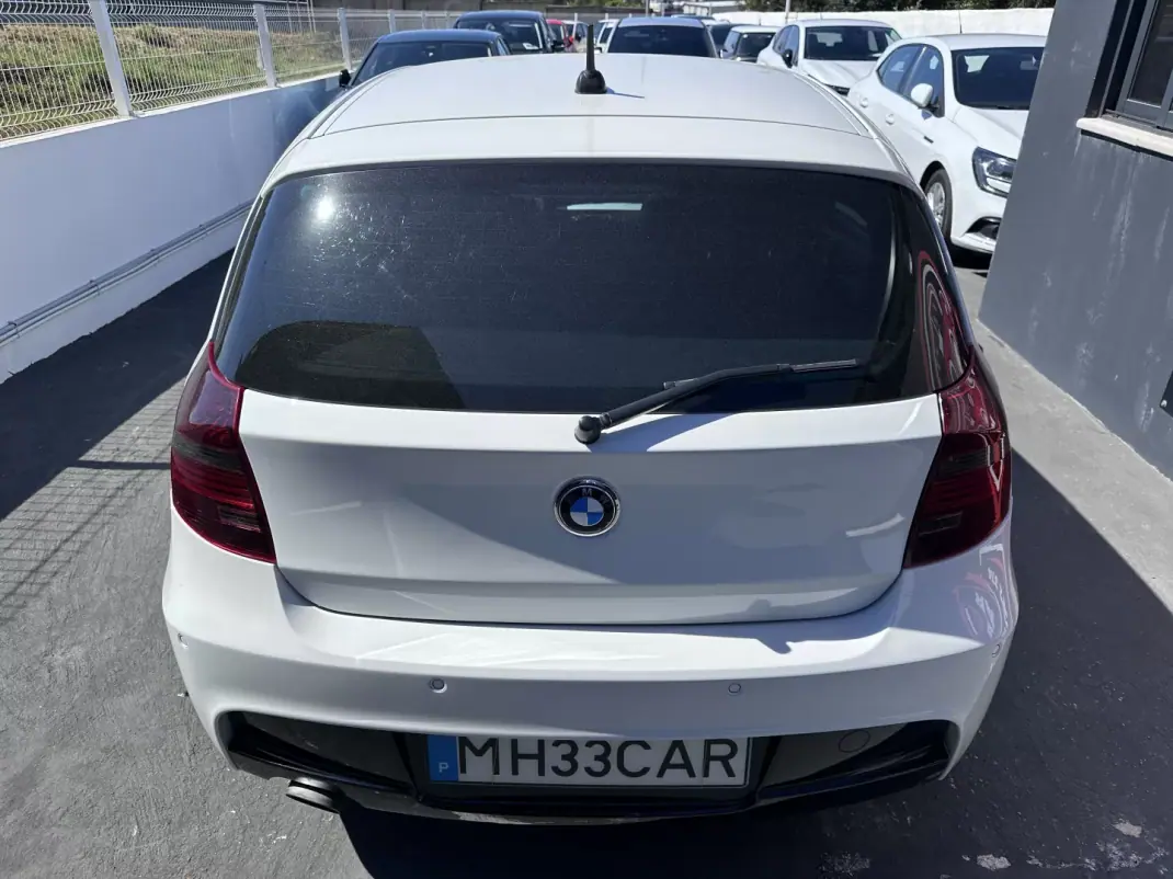 BMW 118 2009 - 9900 EUR, 177000 km - AUTO.MOTO.pt - 177000km - foto 11 de 46