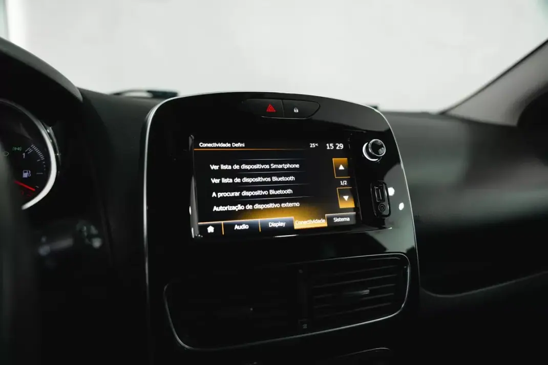Renault Clio 2019 - 13950 EUR, 33271 km - 33271km - foto 37 de 59