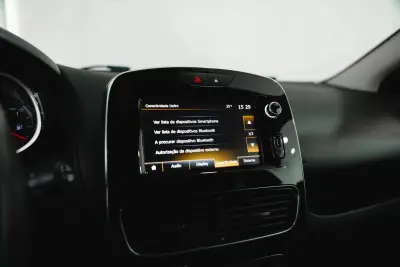 Renault Clio 2019 - 13950 EUR, 33271 km - 33271km - foto 37 de 59