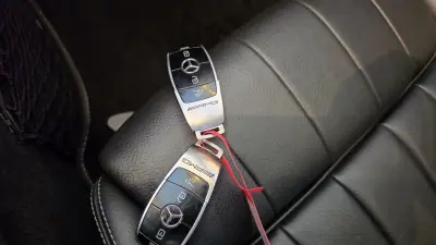 Mercedes-Benz E 220 2018 - 39500 EUR, 130496 km - AUTO.MOTO.pt - 130496km - foto 56 de 60