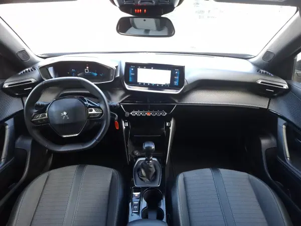 Peugeot 2008 2023 - 17490 EUR, 52424 km - 52424km - foto 11 de 19