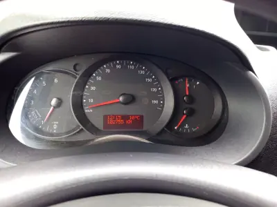 Renault Kangoo 1.5 Dci , 3 Lugares, Iva dedutivel 2016 - 9990 EUR, 102740 km - AUTO.MOTO.pt - 102740km - foto 10 de 10