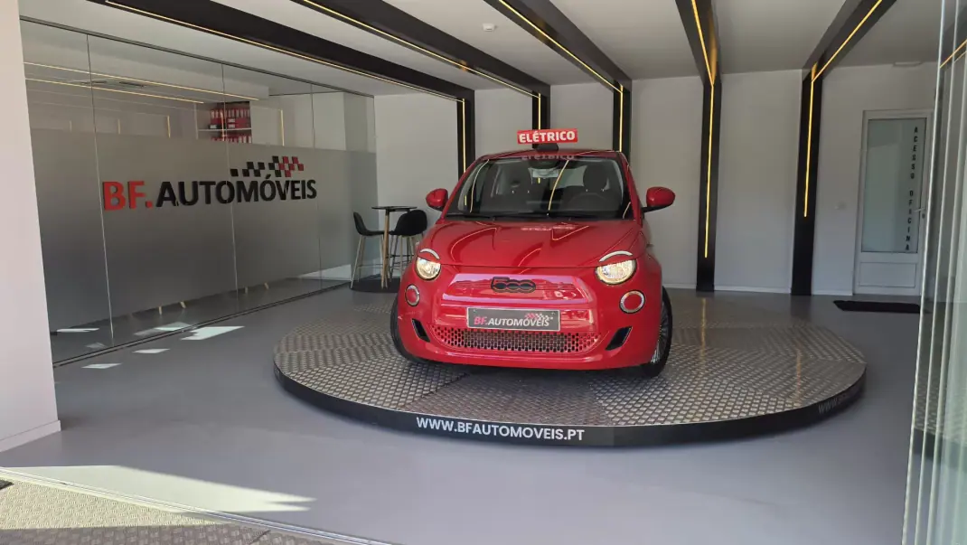 Fiat 500e 2023 - 16500 EUR, 19050 km - 19050km - foto 11 de 54