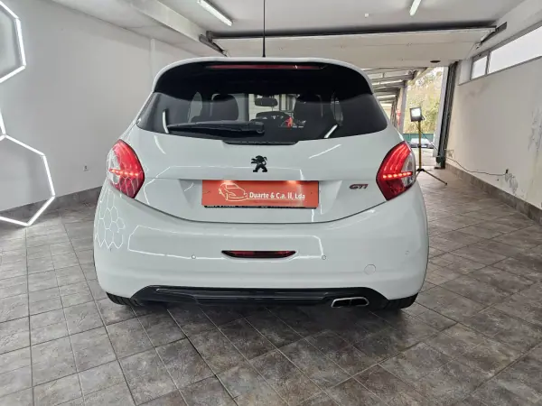 Peugeot 208 2015 - 16650 EUR, 121757 km - AUTO.MOTO.pt - 121757km - foto 16 de 38