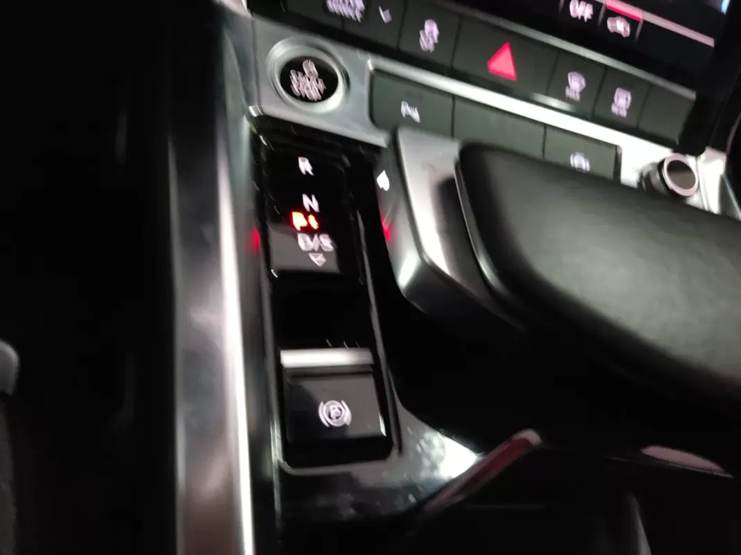 Audi e-tron 2020 - 25900 EUR, 87000 km - AUTO.MOTO.pt - 87000km - foto 6 de 17