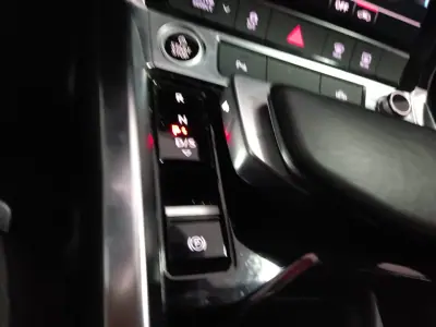 Audi e-tron 2020 - 25900 EUR, 87000 km - AUTO.MOTO.pt - 87000km - foto 6 de 17