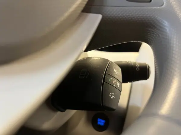 Renault Zoe 2018 - 10990 EUR, 130000 km - AUTO.MOTO.pt - 130000km - foto 33 de 36