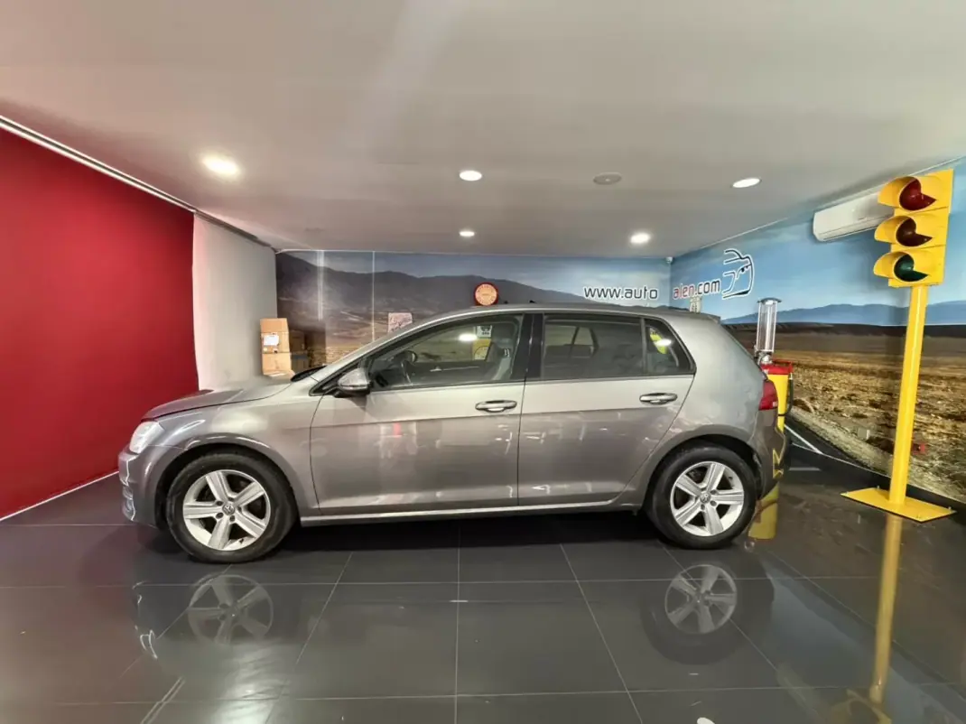 Volkswagen Golf 2014 - 15500 EUR, 143946 km - AUTO.MOTO.pt - 143946km - foto 1 de 23