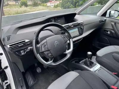 Citroën C4 Picasso 2015 - 9250 EUR, 160000 km - AUTO.MOTO.pt - 160000km - foto 27 de 68