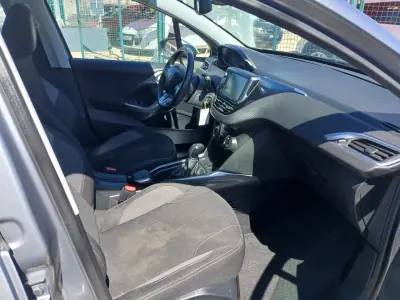 Peugeot 2008 2016 - 8250 EUR, 93942 km - 93942km - foto 21 de 25