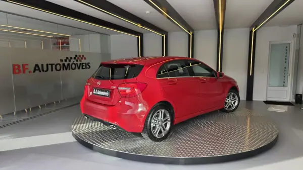 Mercedes-Benz A 160 2015 - 12900 EUR, 208637 km - AUTO.MOTO.pt - 208637km - foto 4 de 53