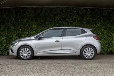 Renault Clio 2020 - 12900 EUR, 114844 km - AUTO.MOTO.pt - 114844km - foto 7 de 17