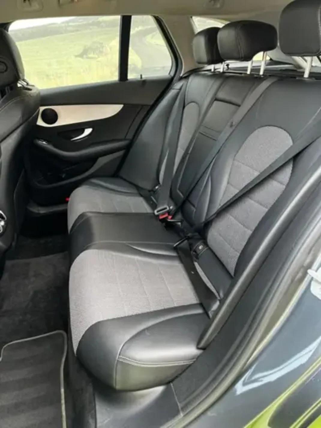 Mercedes-Benz C 300 2020 - 34900 EUR, 159000 km - AUTO.MOTO.pt - 159000km - foto 17 de 27