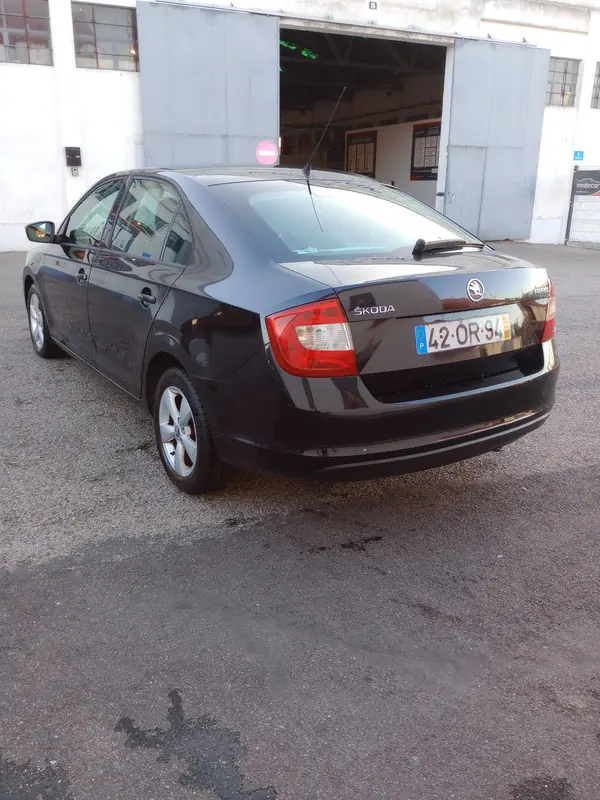 Skoda Rapid Spaceback 2014 — foto 3 de 6