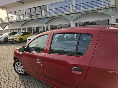 Dacia Sandero 2017 - 9150 EUR, 92800 km - AUTO.MOTO.pt - 92800km - foto 10 de 23