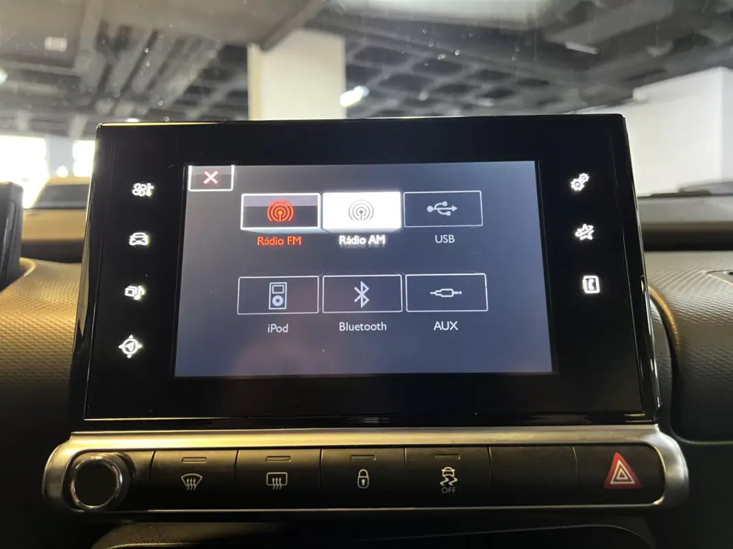 Citroën C4 Cactus 2015 - 8990 EUR, 175000 km - AUTO.MOTO.pt - 175000km - foto 22 de 35