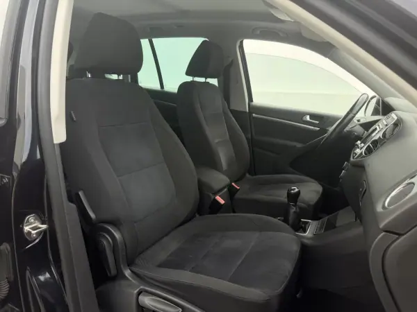Volkswagen Tiguan 2011 - 13800 EUR, 147290 km - AUTO.MOTO.pt - 147290km - foto 10 de 26
