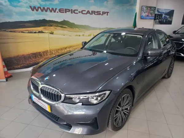 BMW 330 2021 - 27890 EUR, 51862 km - AUTO.MOTO.pt - 51862km - foto 4 de 37