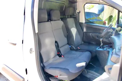 Peugeot Partner 1.5 BlueHDI Pro Longa 3L 2021 - 14750 EUR, 113000 km - AUTO.MOTO.pt - 113000km - foto 11 de 22