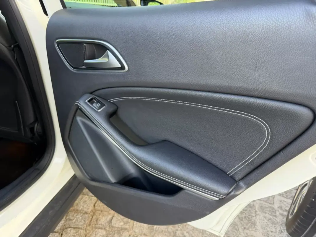 Mercedes-Benz GLA 200 2014 - 20450 EUR, 164000 km - 164000km - foto 26 de 34