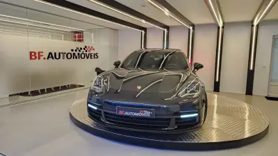 Porsche Panamera Sport Turismo 2018 - 71900 EUR, 135500 km - AUTO.MOTO.pt - 135500km - foto 13 de 49
