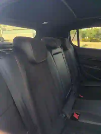 Peugeot 308 2017 - 23000 EUR, 127000 km - 127000km - foto 7 de 9