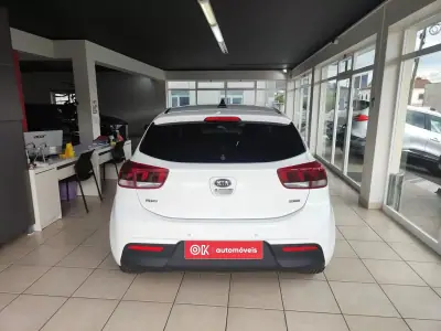 Kia Rio 2018 - 14750 EUR, 46500 km - AUTO.MOTO.pt - 46500km - foto 9 de 35