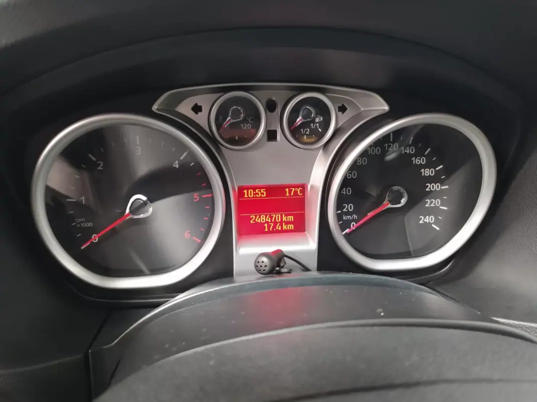 Ford Focus SW 2008 - 5950 EUR, 248000 km - 248000km - foto 10 de 16