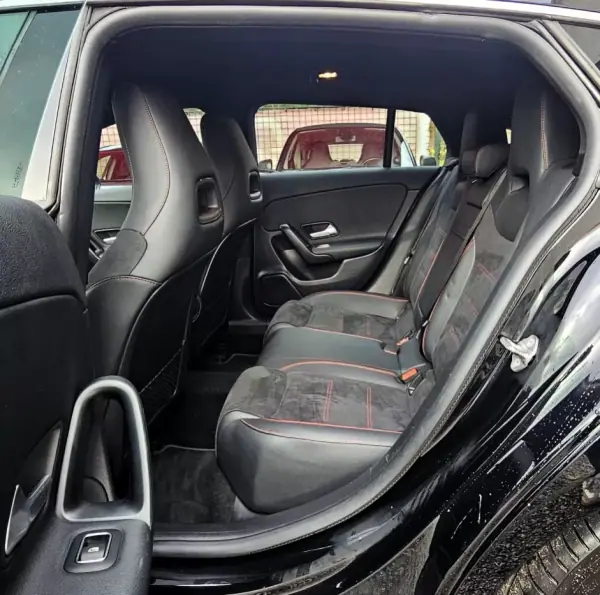 Mercedes-Benz CLA 180 2021 - 28999 EUR, 100000 km - AUTO.MOTO.pt - 100000km - foto 31 de 32