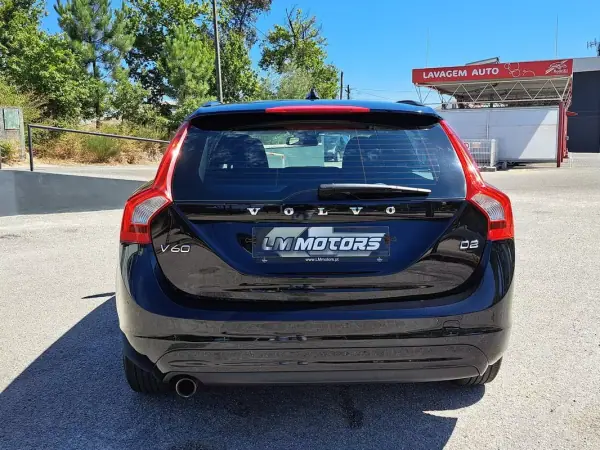 Volvo V60 2013 - 13900 EUR, 111000 km - AUTO.MOTO.pt - 111000km - foto 11 de 42
