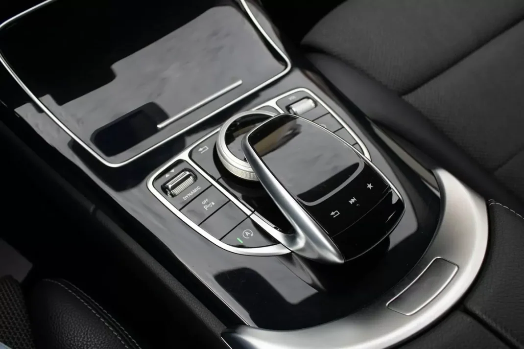 Mercedes-Benz C 220 2017 - 22750 EUR, 192000 km - AUTO.MOTO.pt - 192000km - foto 23 de 40