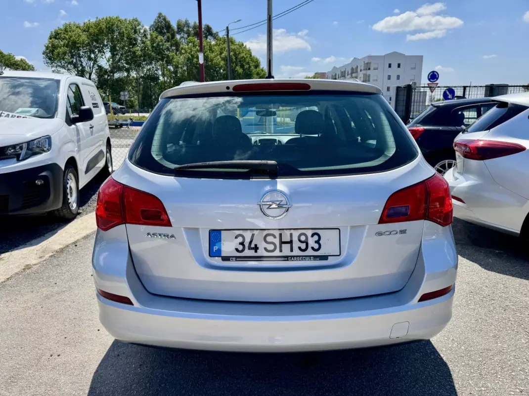 Opel Astra 2012 - 8950 EUR, 236176 km - AUTO.MOTO.pt - 236176km - foto 5 de 22