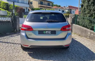 Peugeot 308 SW 2014 - 9250 EUR, 265000 km - AUTO.MOTO.pt - 265000km - foto 9 de 30