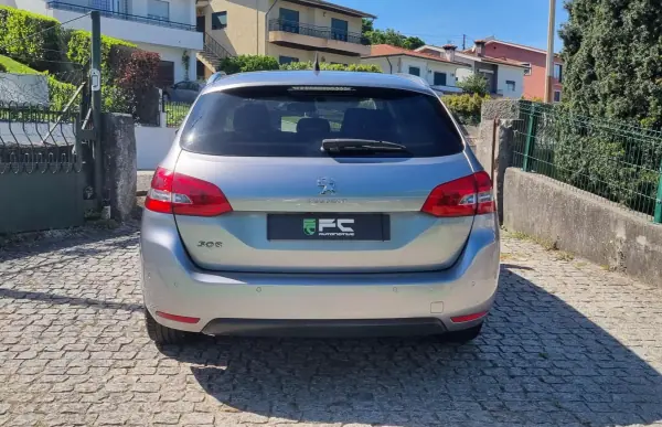 Peugeot 308 SW 2014 - 9250 EUR, 265000 km - AUTO.MOTO.pt - 265000km - foto 9 de 30