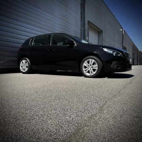 Peugeot 308 2019 - 11900 EUR, 168000 km - AUTO.MOTO.pt - 168000km - foto 2 de 10