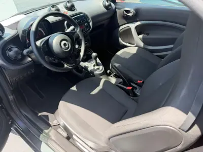 Smart ForTwo Coupé 2018 - 10500 EUR, 52000 km - AUTO.MOTO.pt - 52000km - foto 5 de 7