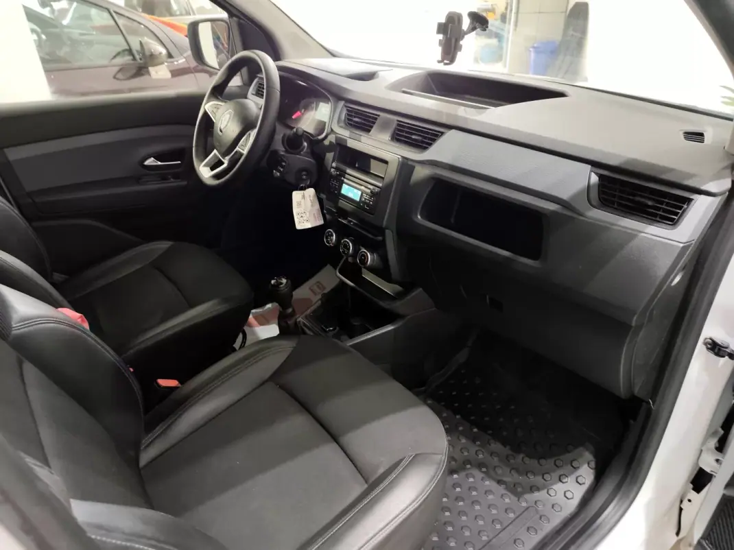 Renault 2022 - 13990 EUR, 66000 km - AUTO.MOTO.pt - 66000km - foto 18 de 21